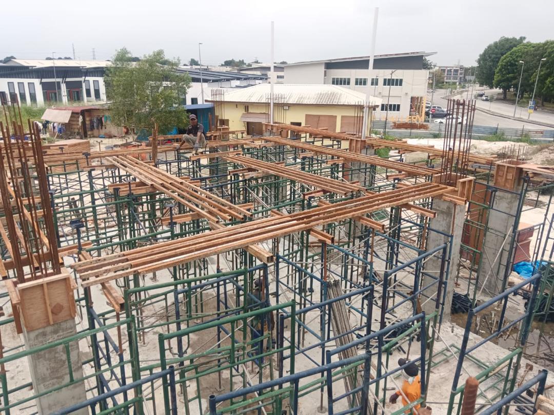 Second-floor scaffolding mid-build